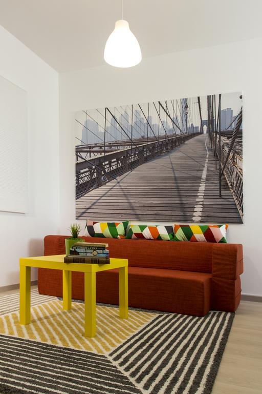 Studio R By Mrg Apartments Bucarest Esterno foto