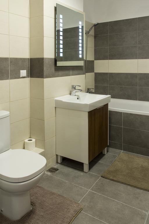 Studio R By Mrg Apartments Bucarest Esterno foto