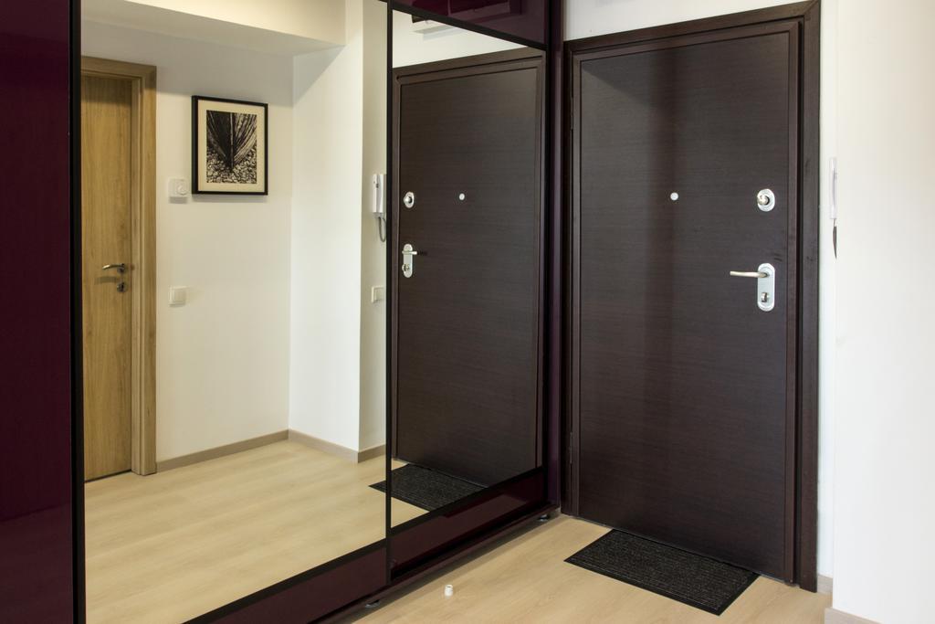 Studio R By Mrg Apartments Bucarest Esterno foto