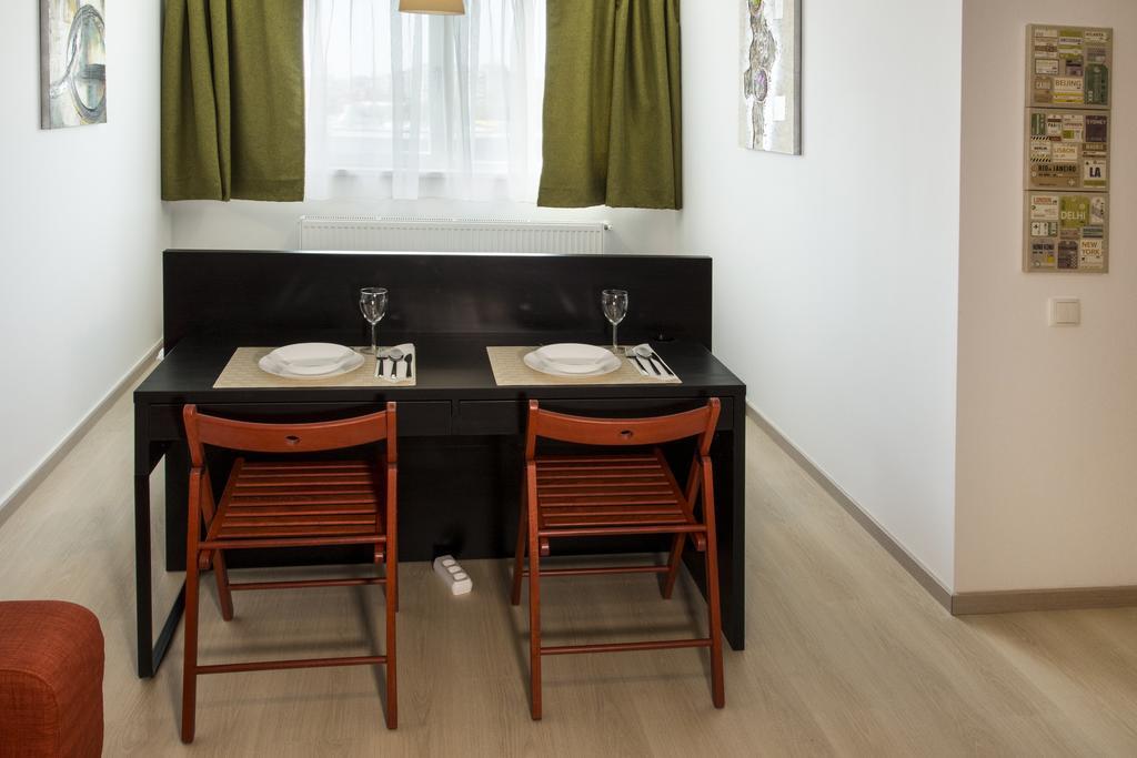 Studio R By Mrg Apartments Bucarest Esterno foto