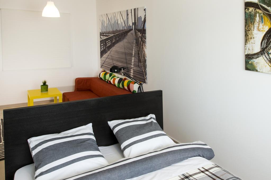 Studio R By Mrg Apartments Bucarest Esterno foto